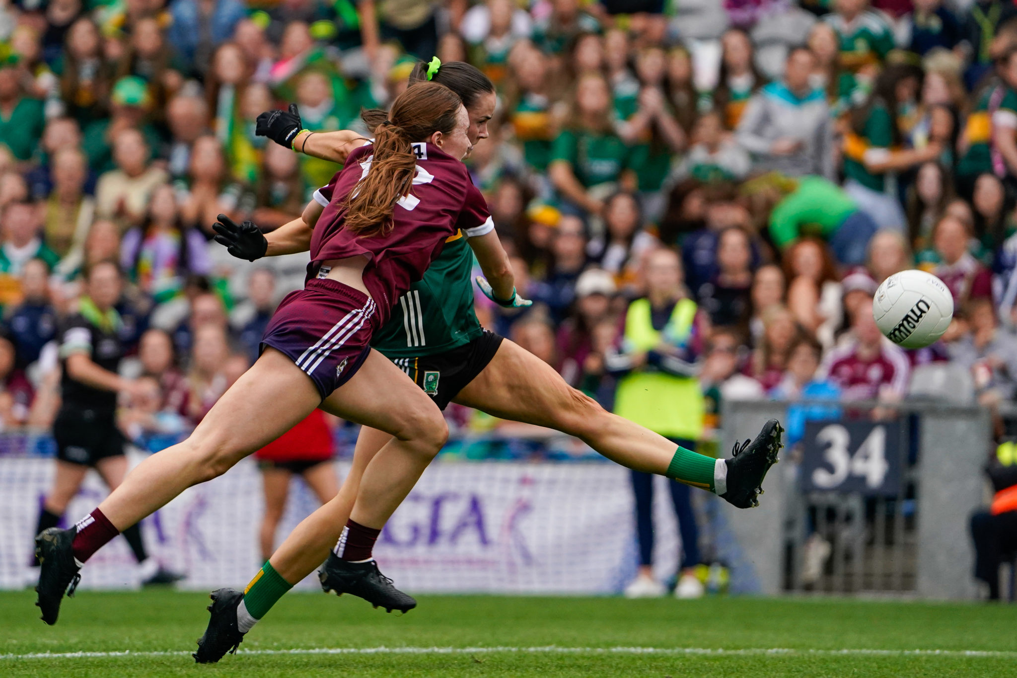 Kerry's Aoife Dillane scores the opening goal during Kerry v Galway in the TG4 LGFA All-Ireland Ladies Senior Football Championship Final at Croke Park, Dublin